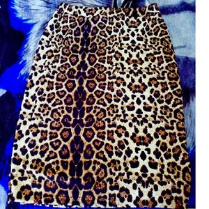 New without tag leopard print knee length skirt stretchy size 2x